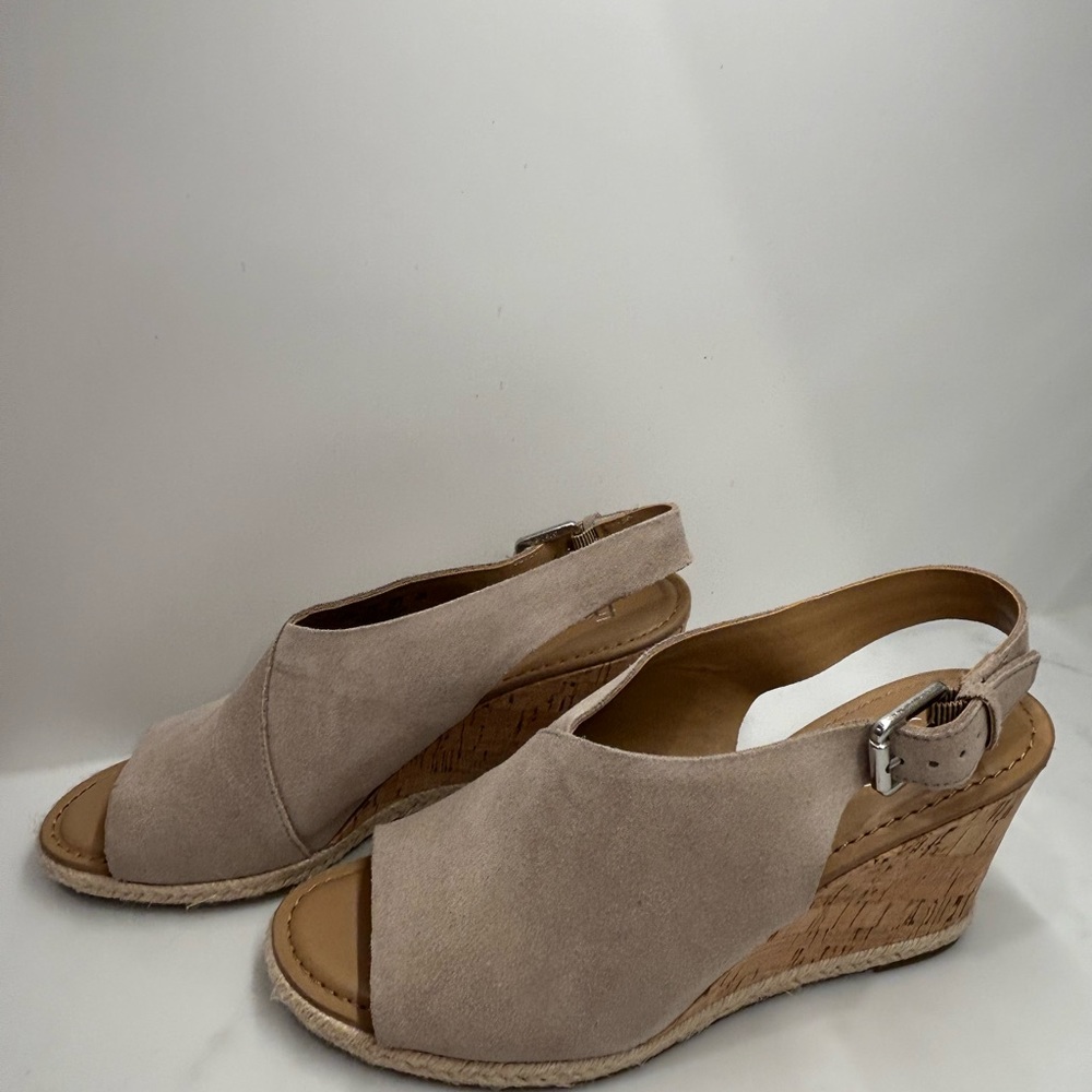 Franco Sarto size 8.5 open toe wedge Sandal.
